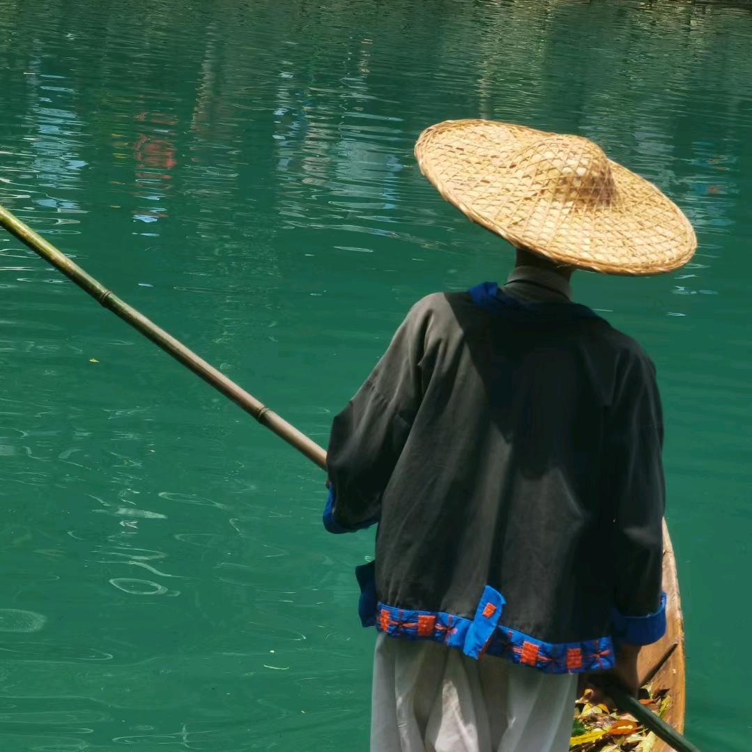 涓涓溪流
