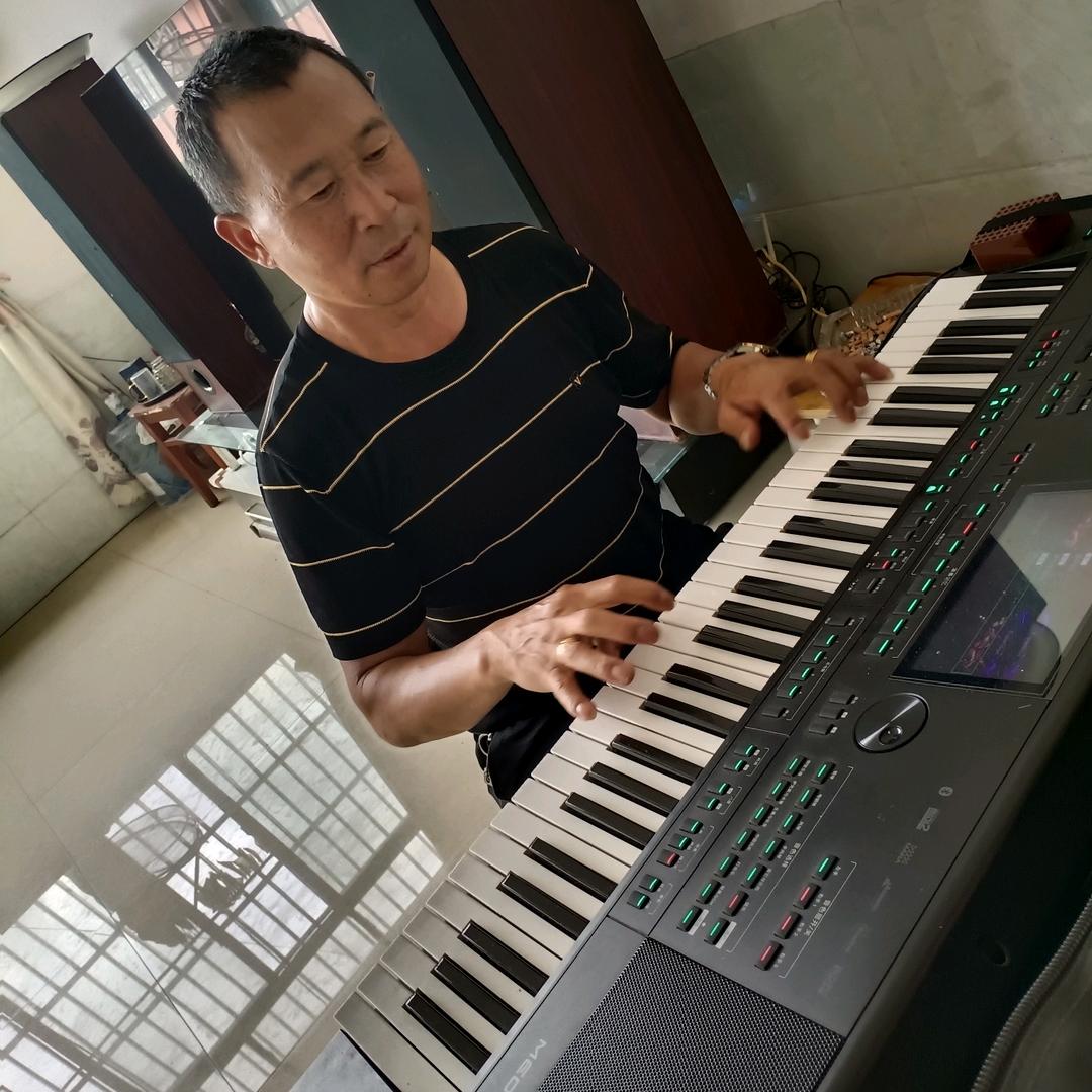 专业花灯唢呐琴师