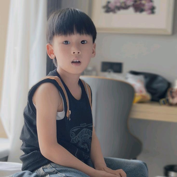静—子琰