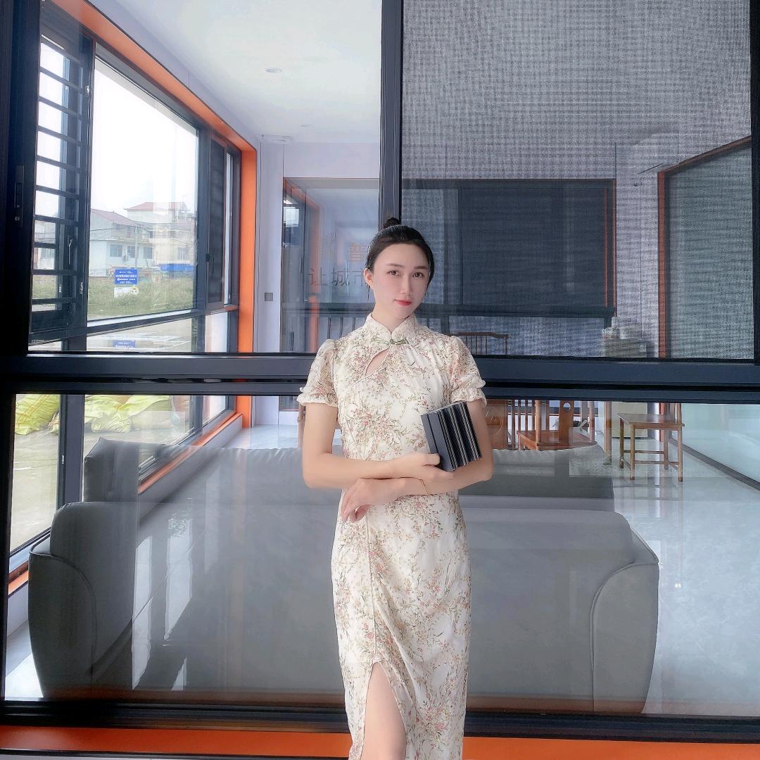 百色展鸿门窗厂