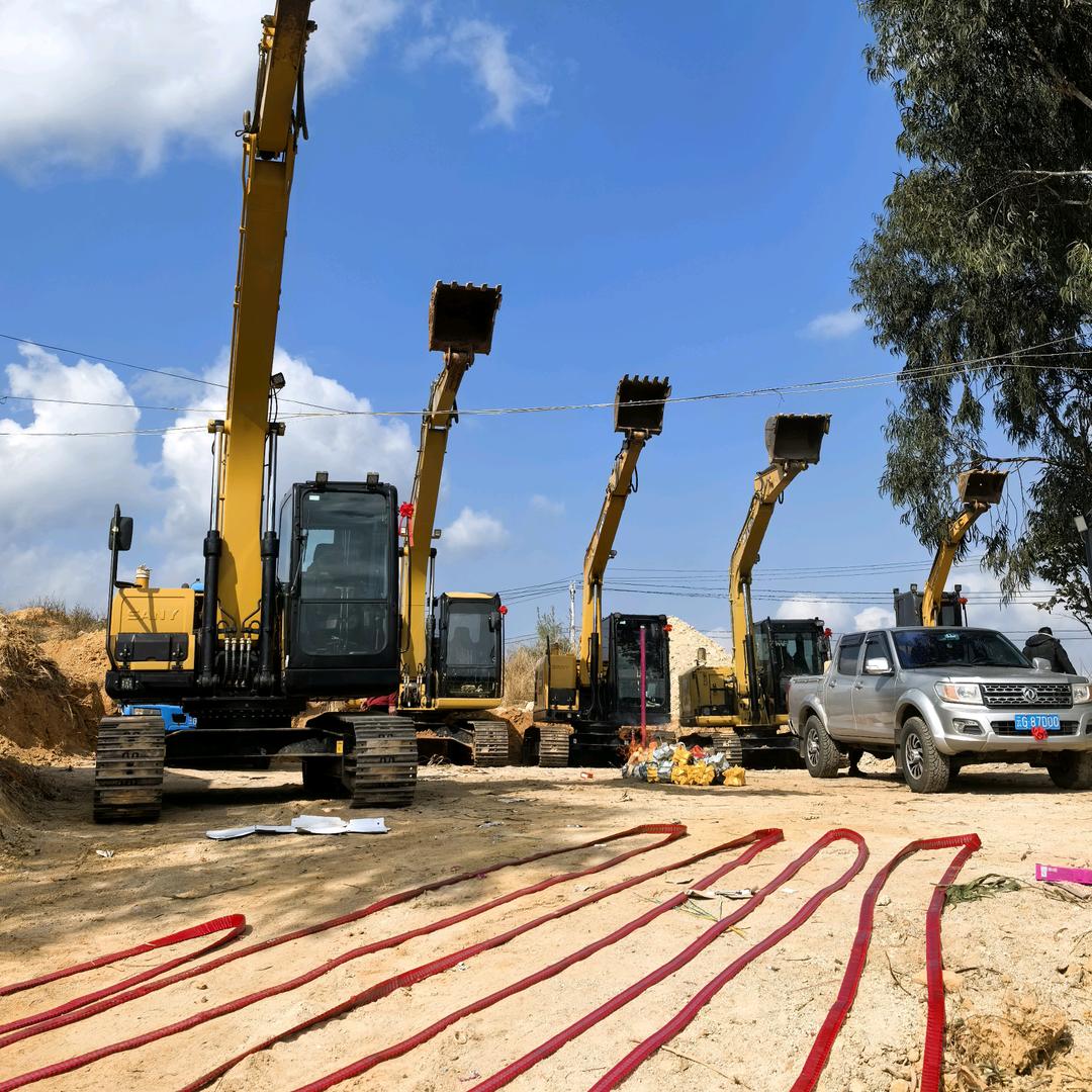 AA建水驰呈挖机租赁