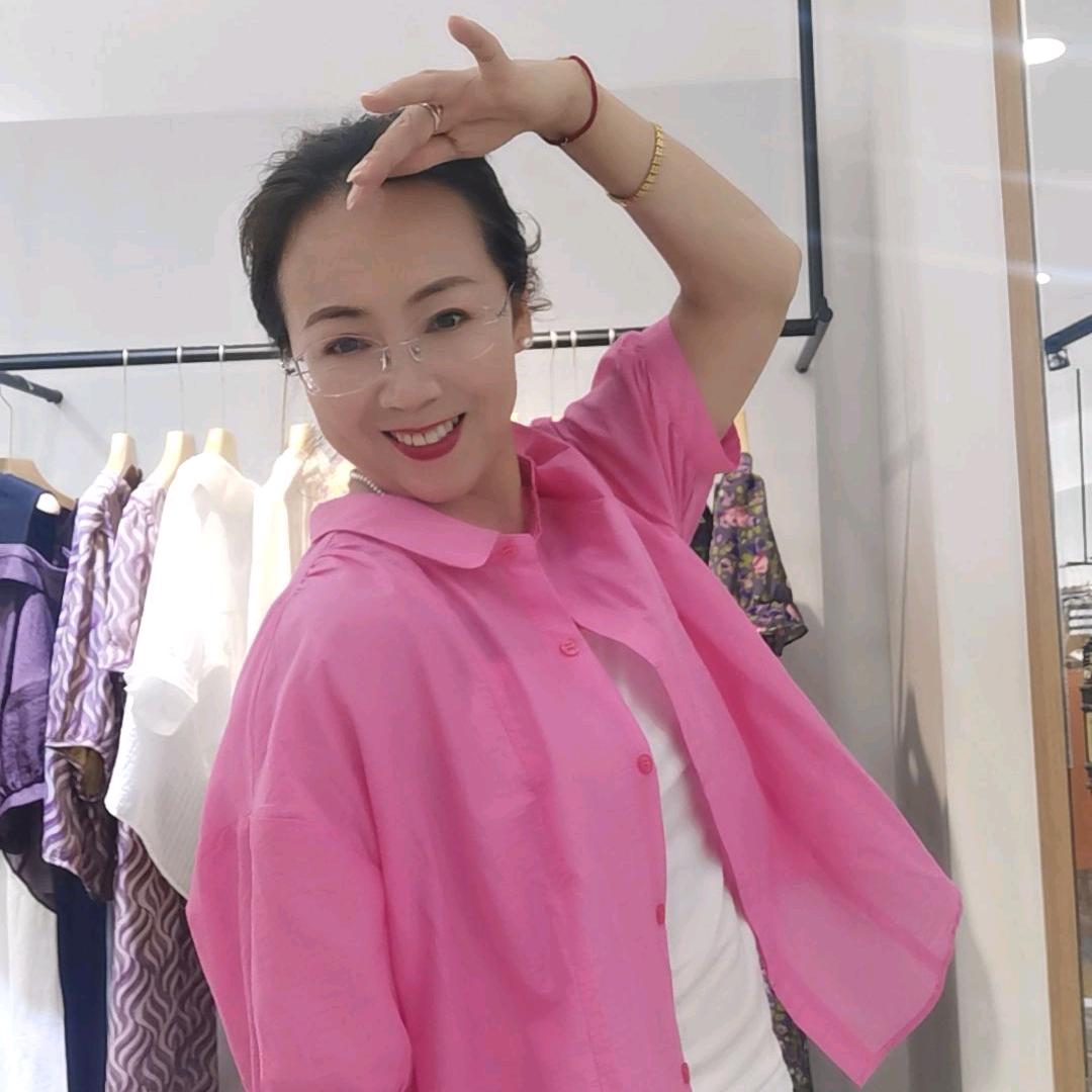 秦岭西门青花雨女装文亚梅