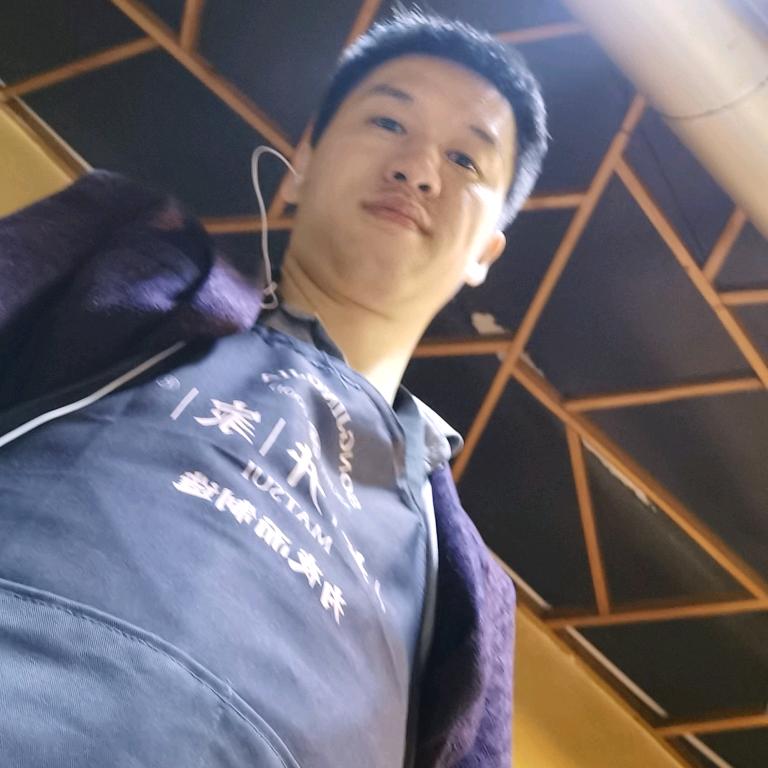 梦想  卖烧烤的小伙子