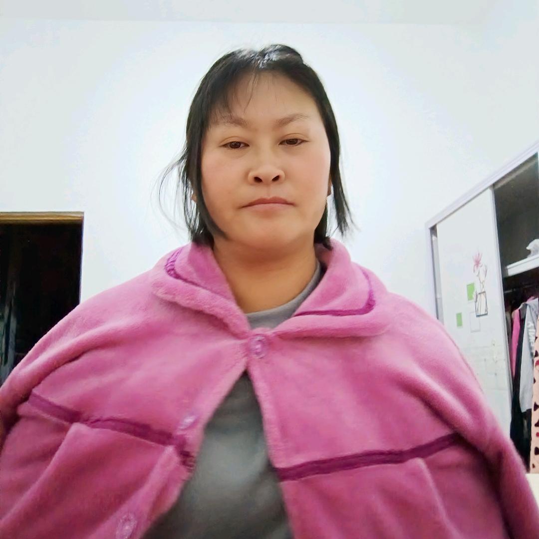 一个人自由自在。