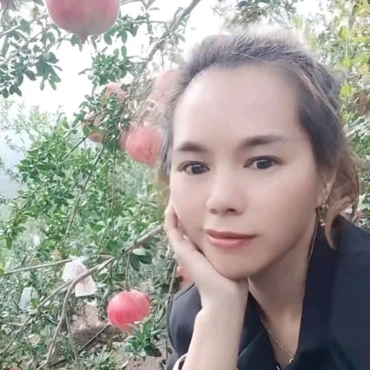 珍妮(ღ♡‿♡ღ)