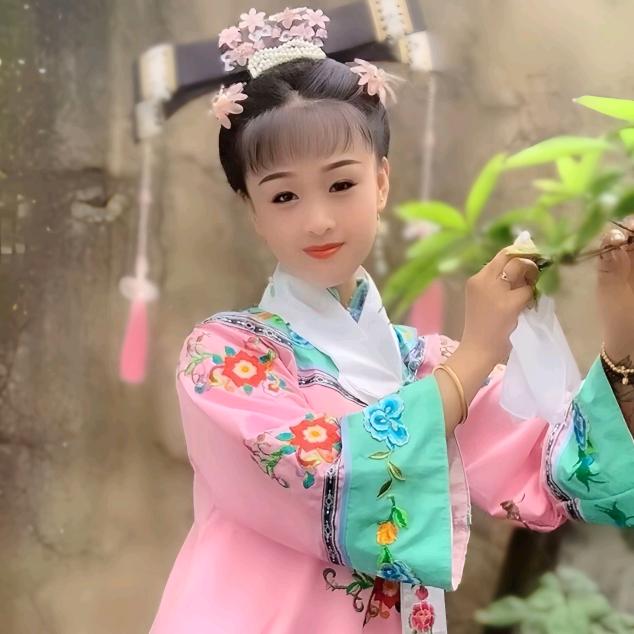 翠莲爱古装
