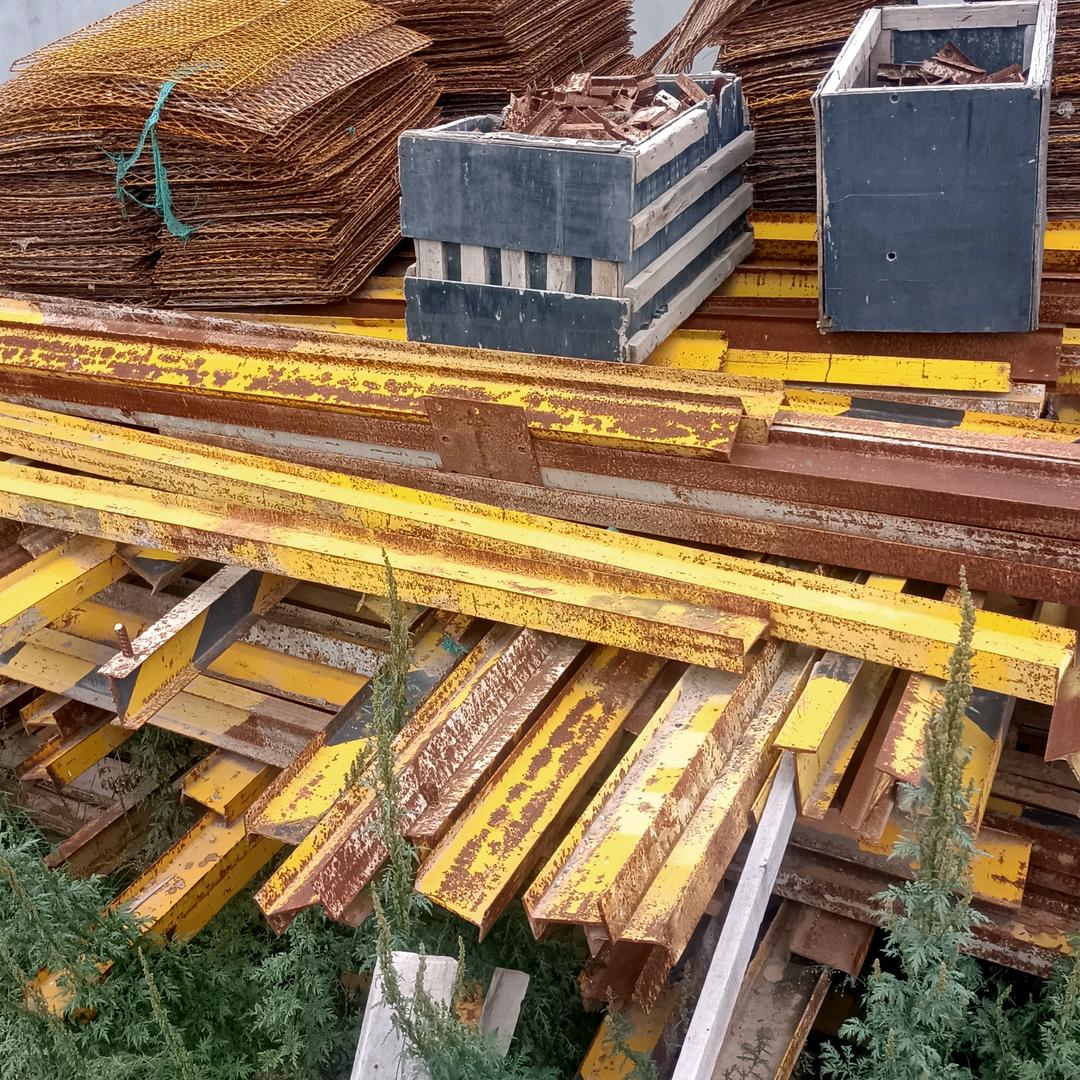 工程建材，钢筋废铁，方木板子塔吊