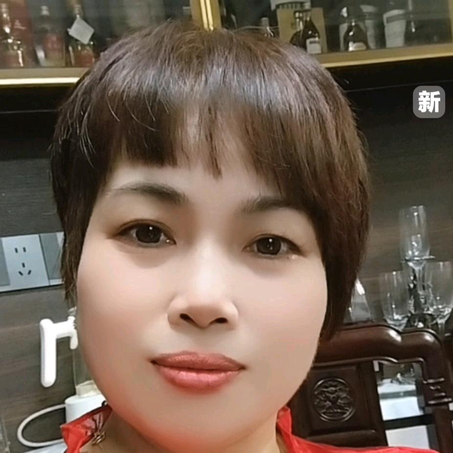 卢珍姐（商品在橱窗）