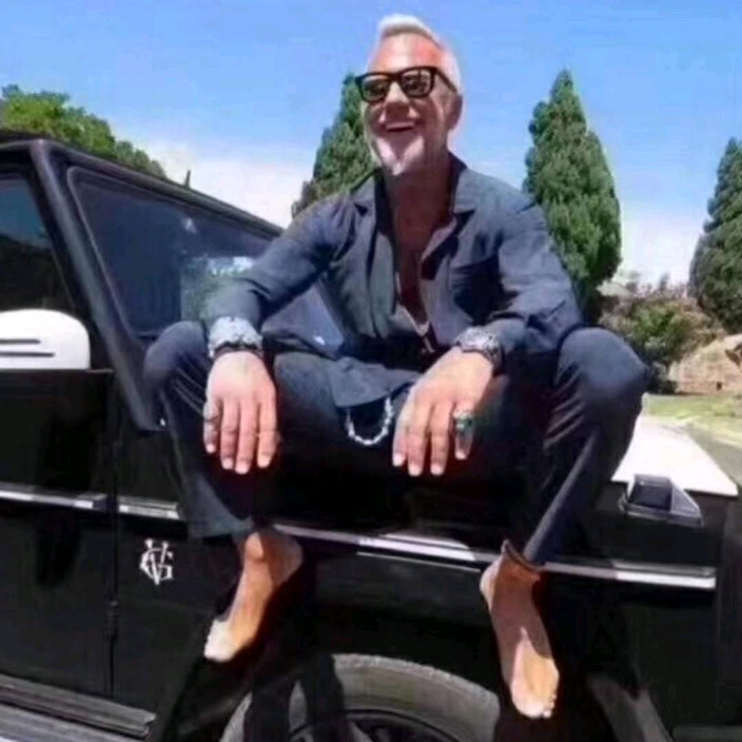 亾