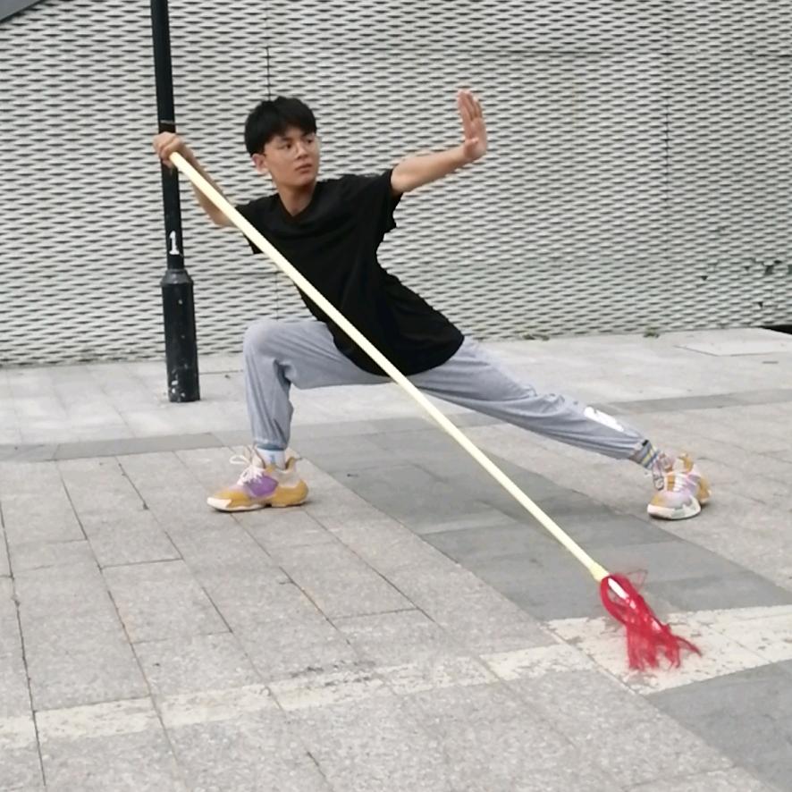孤灯照离人
