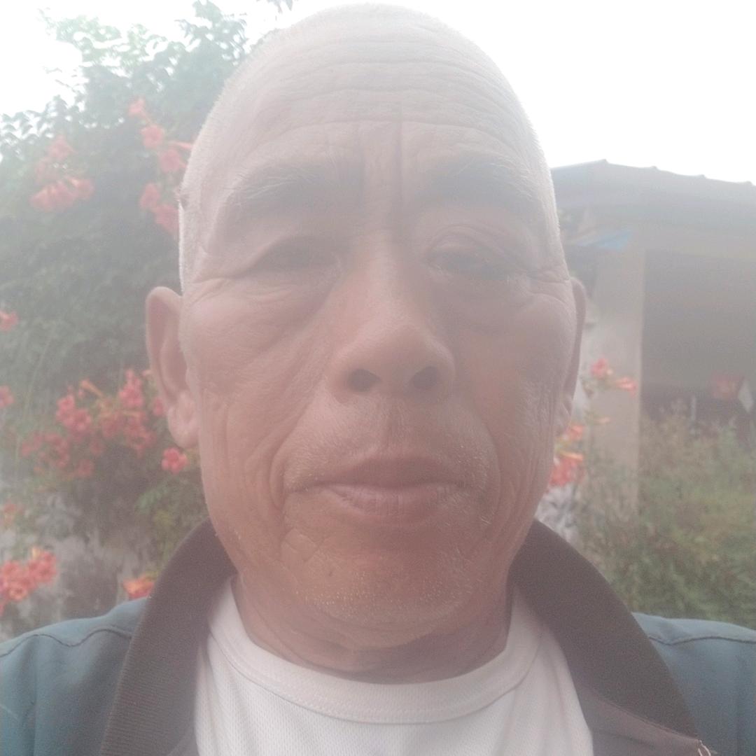 姜庄村关耳郑老汉