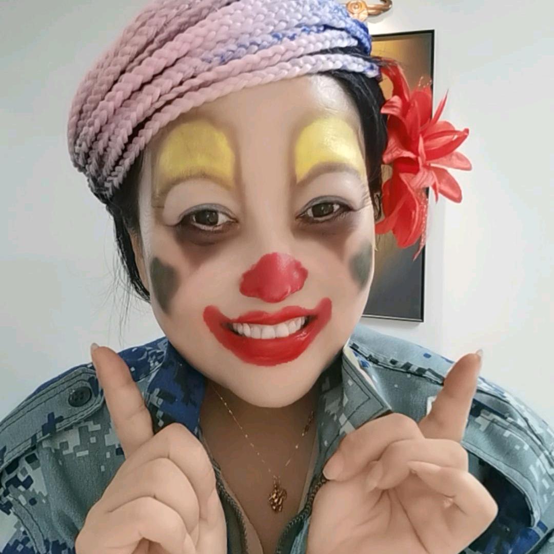 丑小吖(单飞吖)