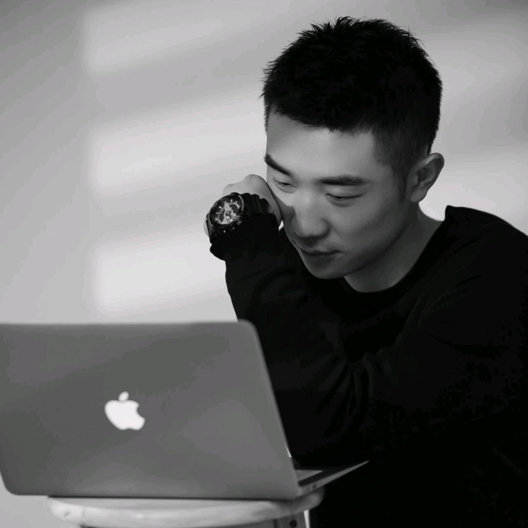 甲乙木设计师-Mr任