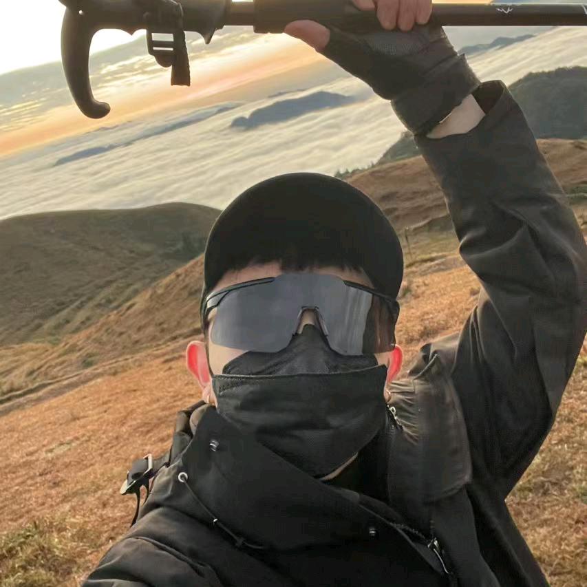 𓀁Bravely moving for