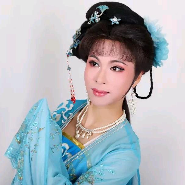 莹莹越韵阁