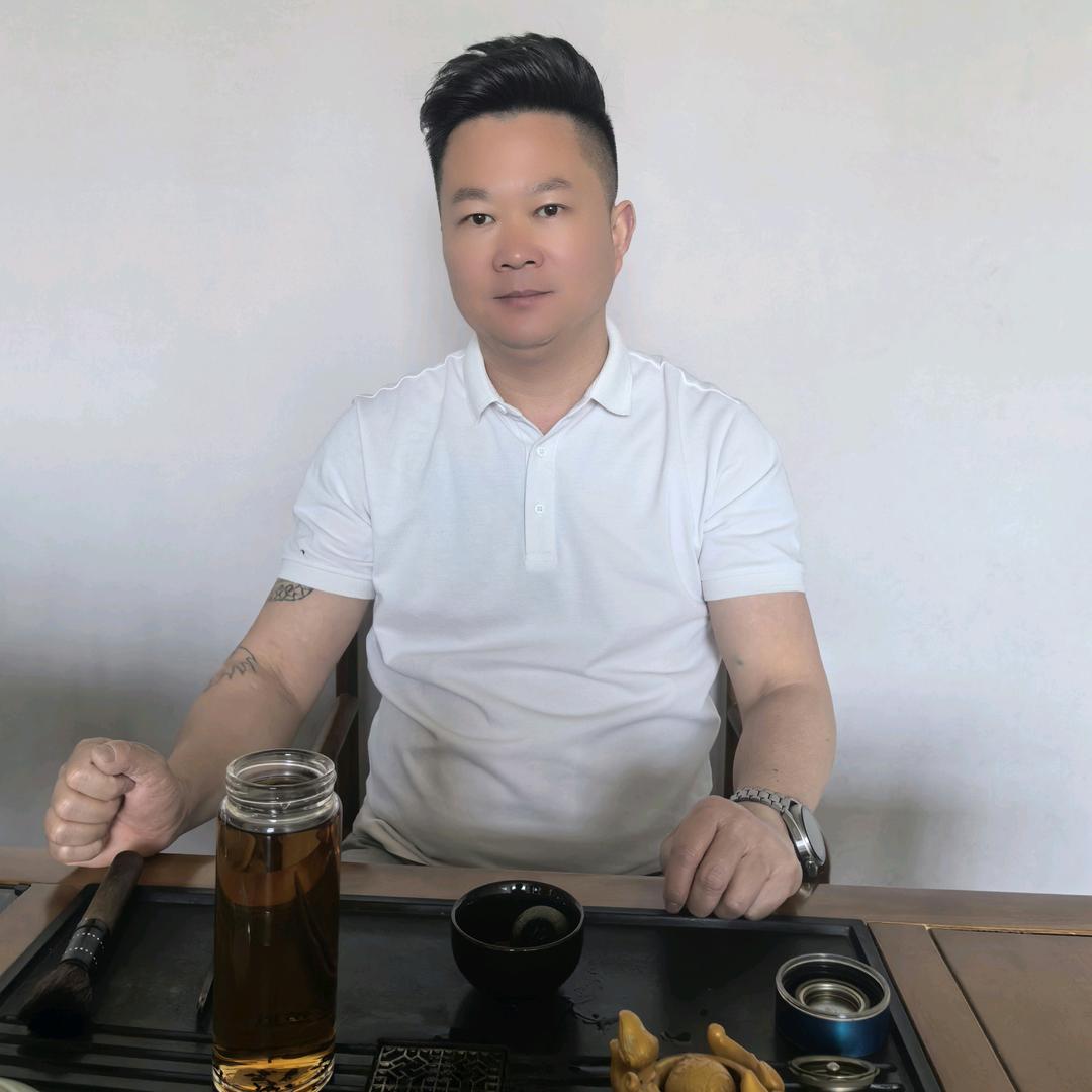 房侃侃乡墅戴老板