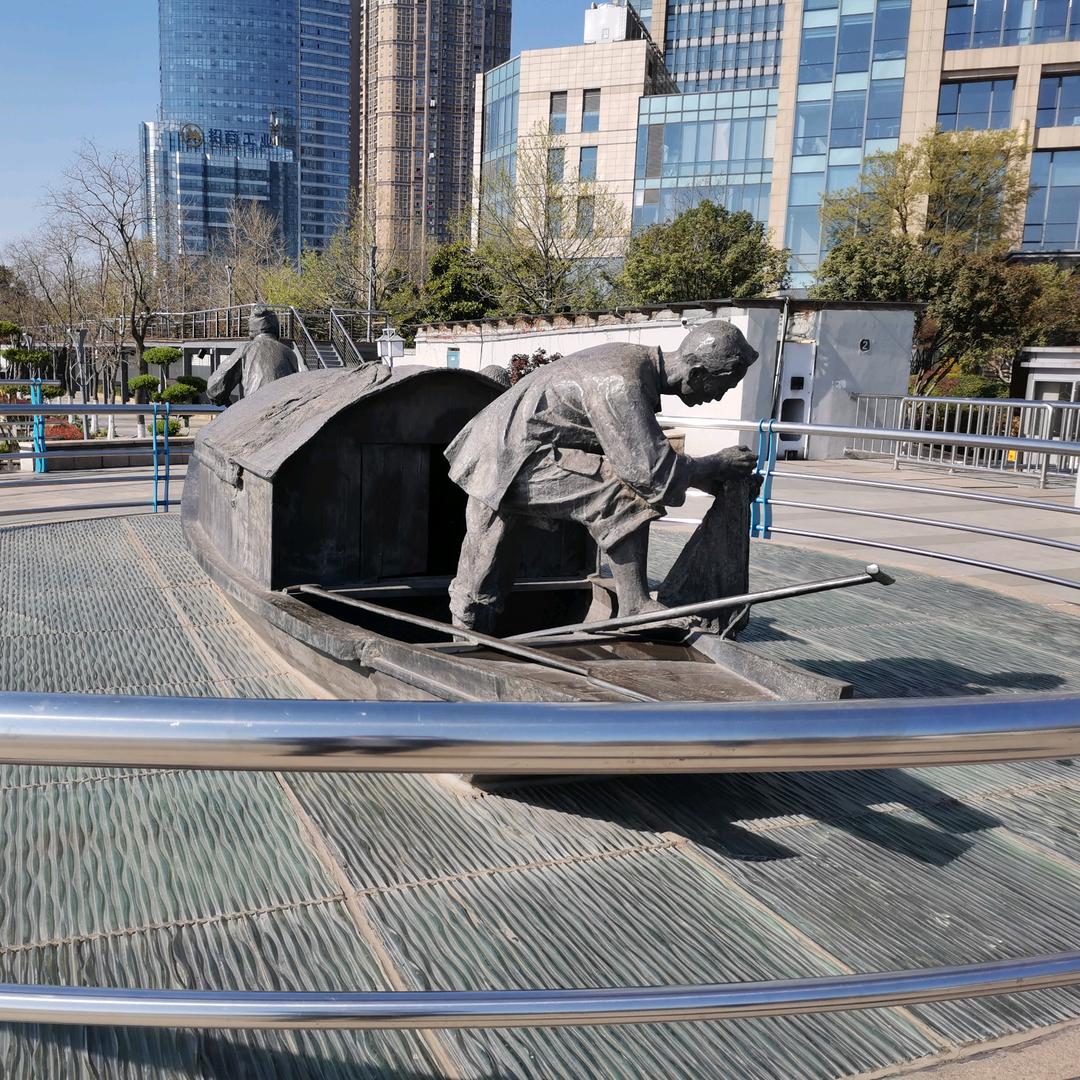 永远幸福 ，女人