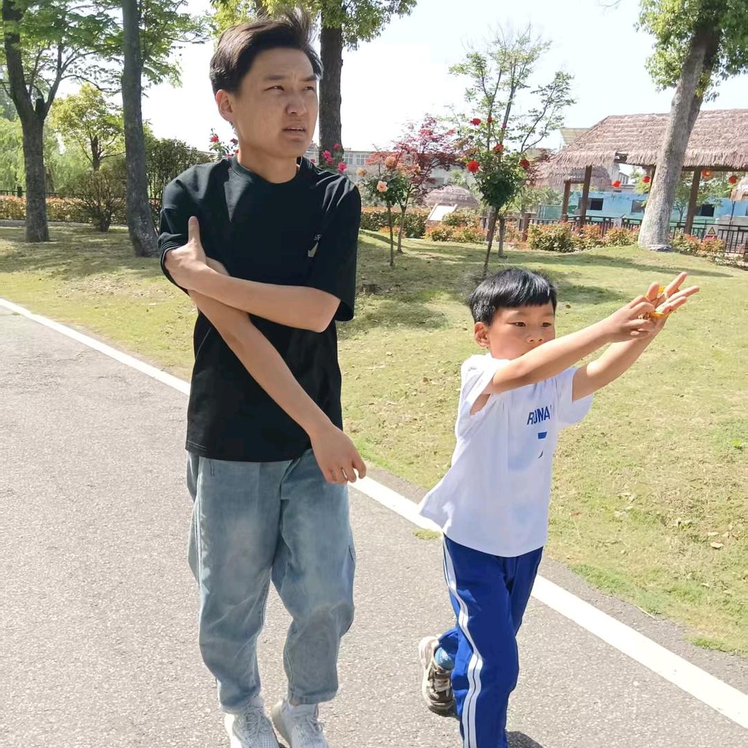 人怕没钱情怕伤