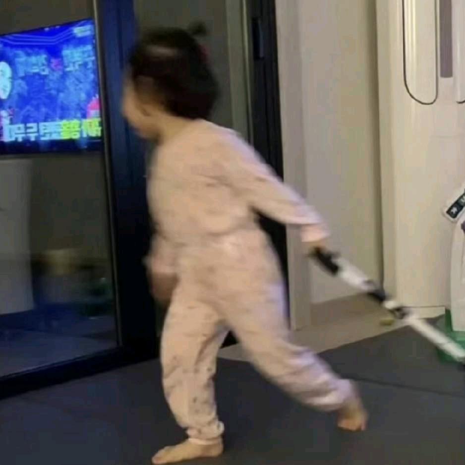 了了.