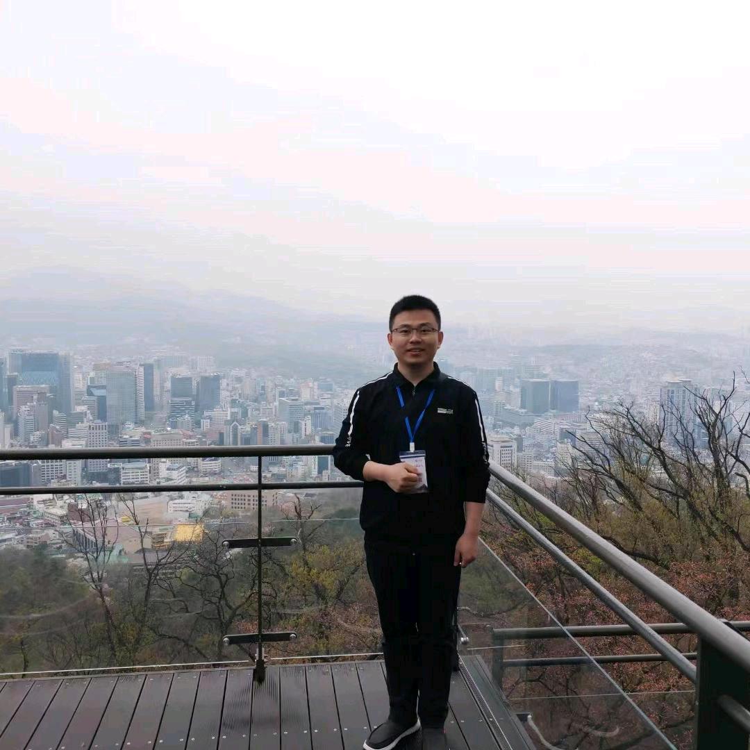 王震