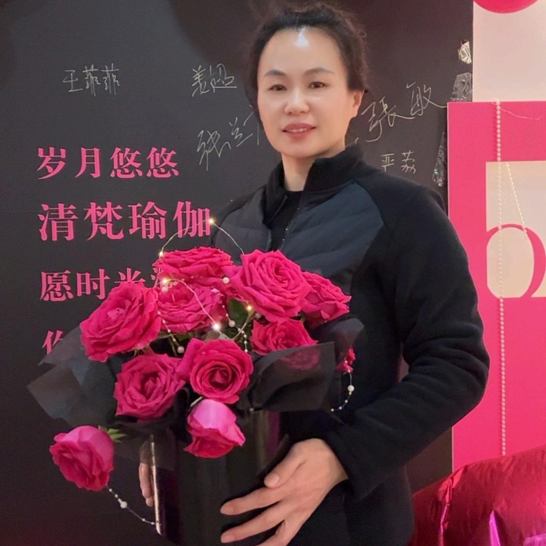 泗洪清梵瑜伽胡姐