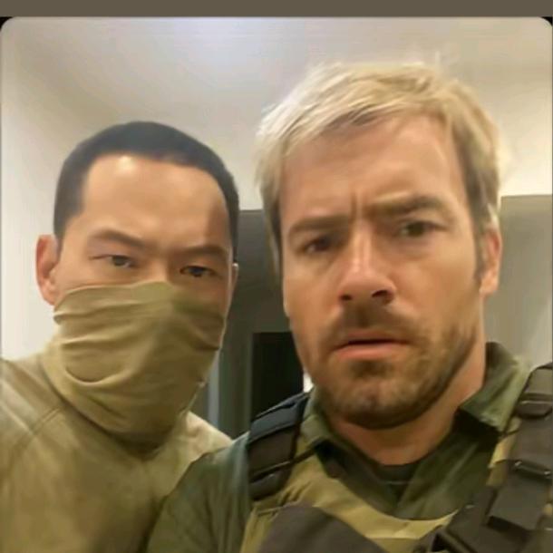 阴暗爬行的鼠鼠
