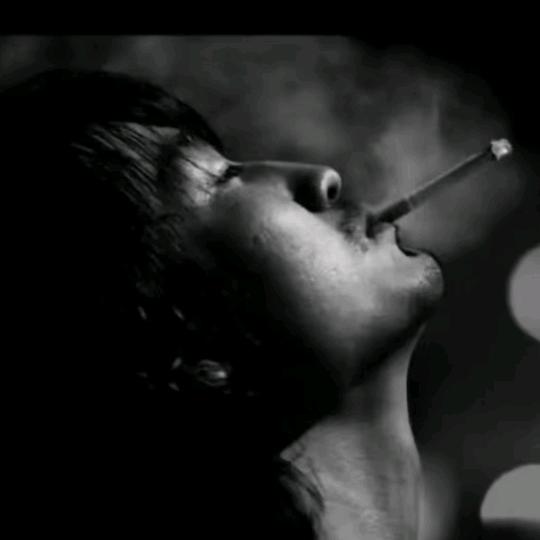 脚受伤了，吃不了饭