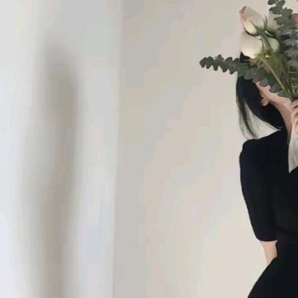 I D