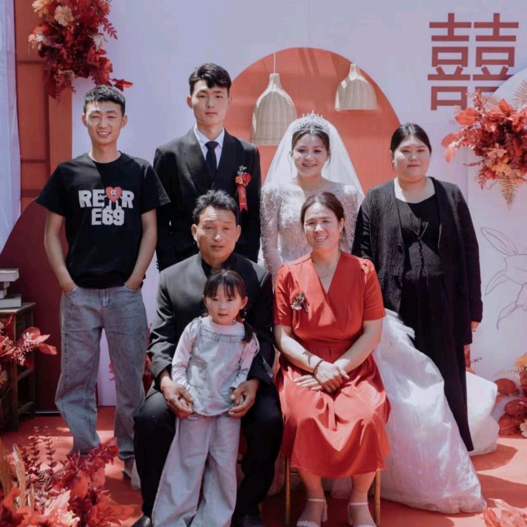 胡妮