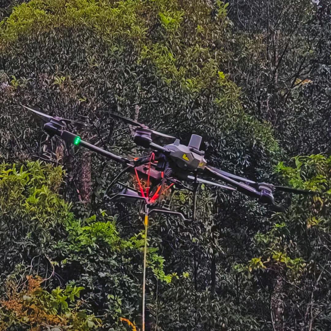 麻栗坡鑫宇农业  无人机打药  吊运