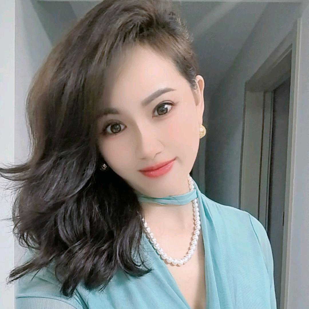 邹薇薇