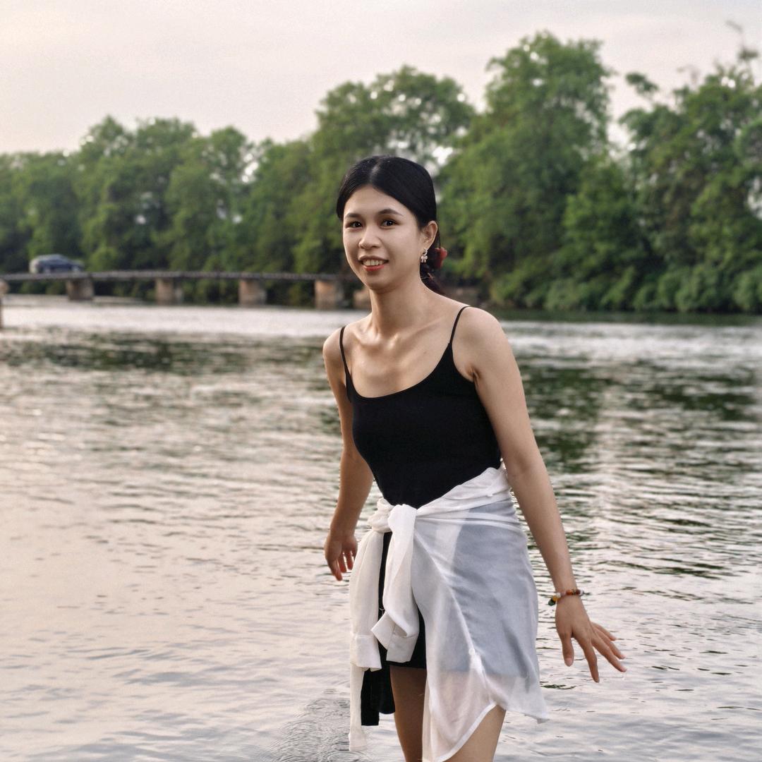 徐老板与小莫莫