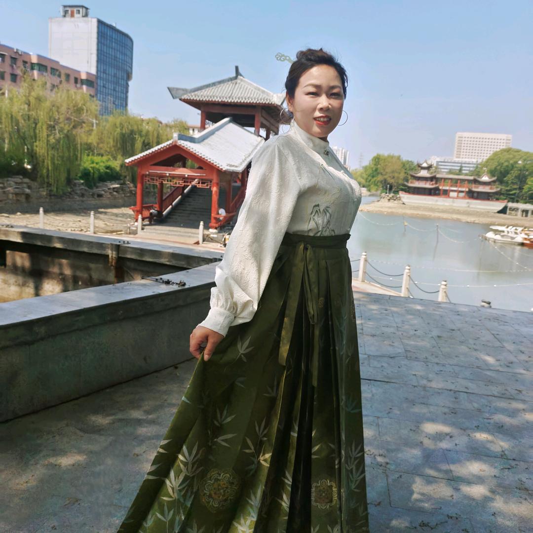 春光秀丽