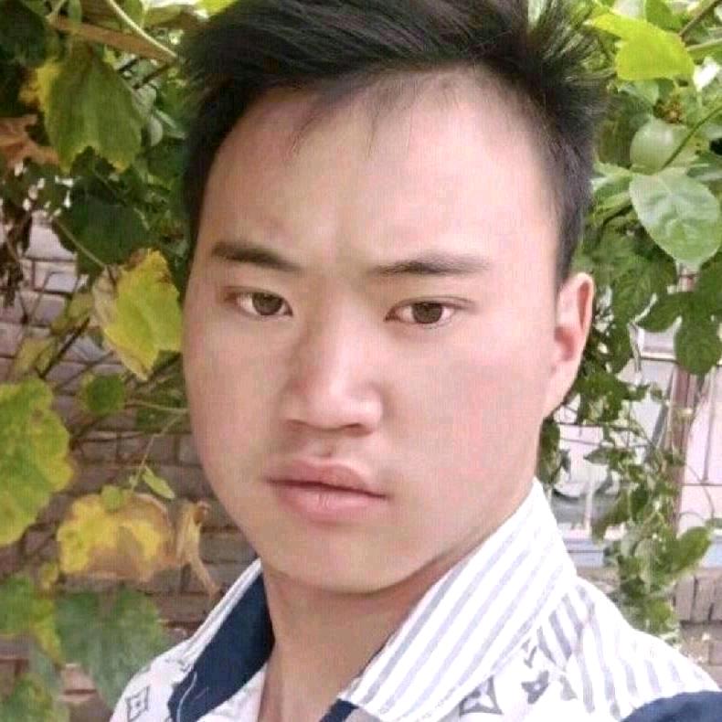 李伟亮