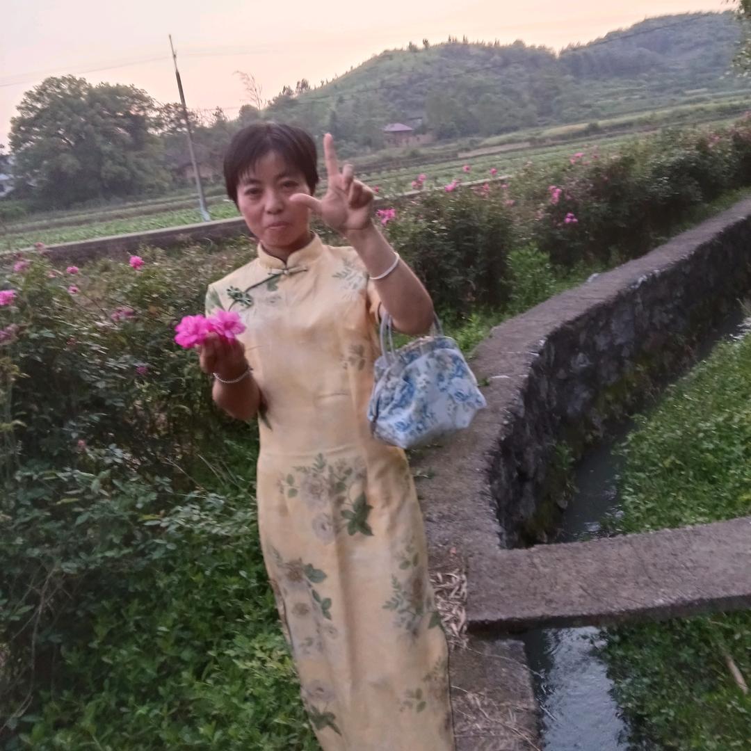 曹卫红你好之前帮前任还恩情现在还完了过好