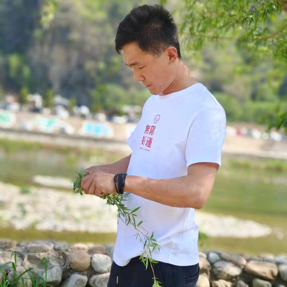 王小振振
