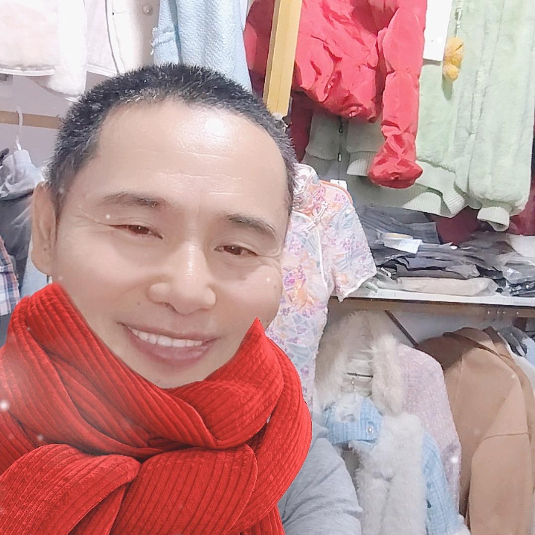 荣叔轻奢服装店