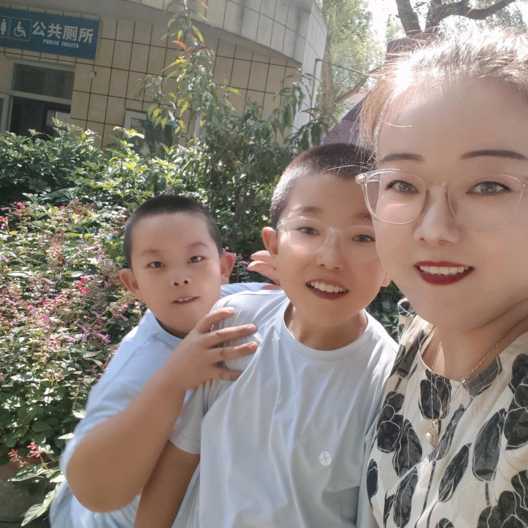 《向着太阳迎着光》