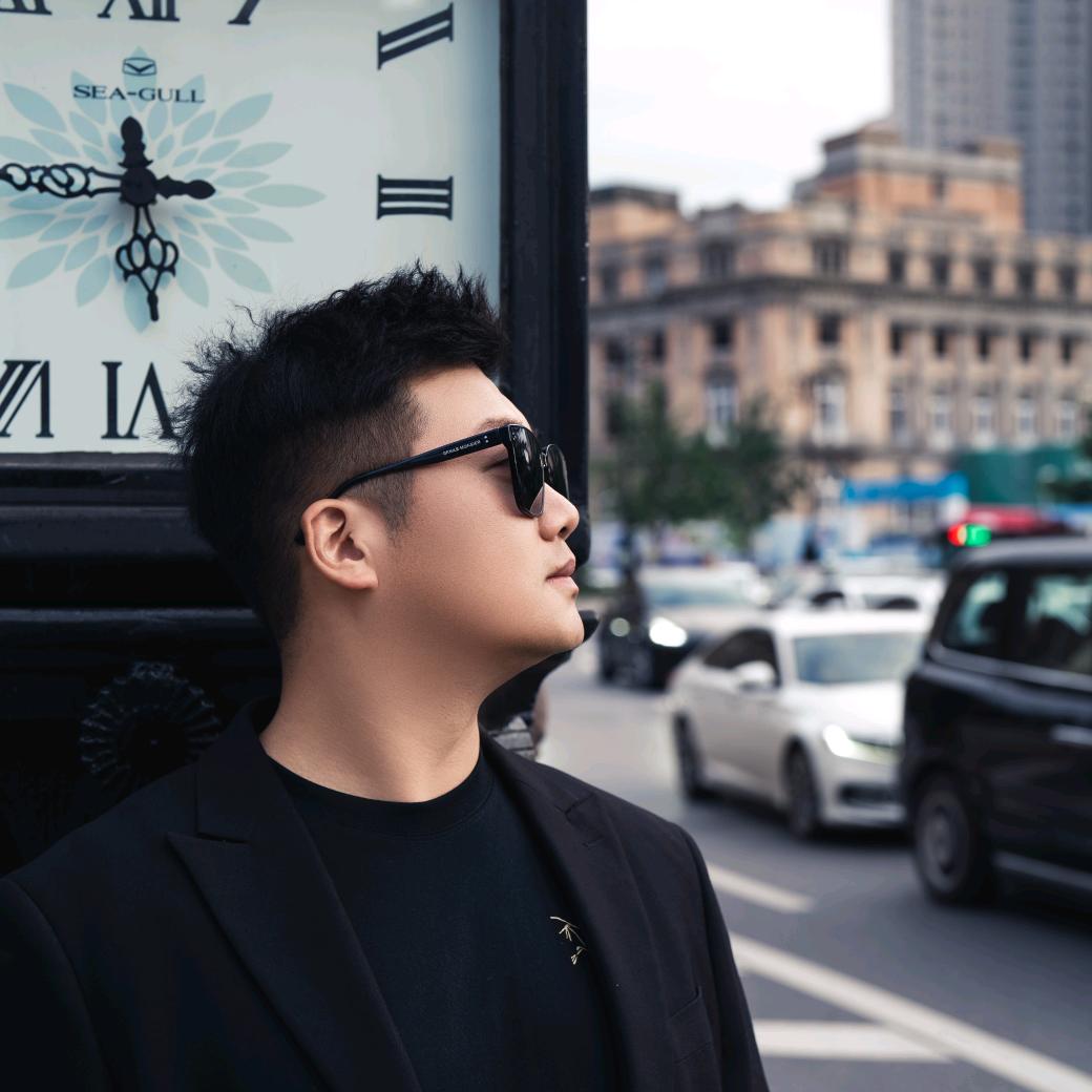 努力奋斗的小李