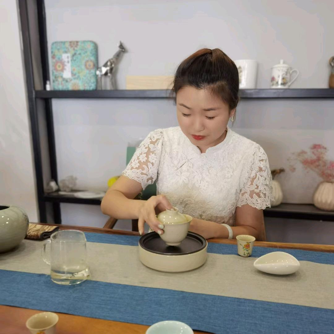 海宁市许村晶典-佐豪门窗-电动提升窗
