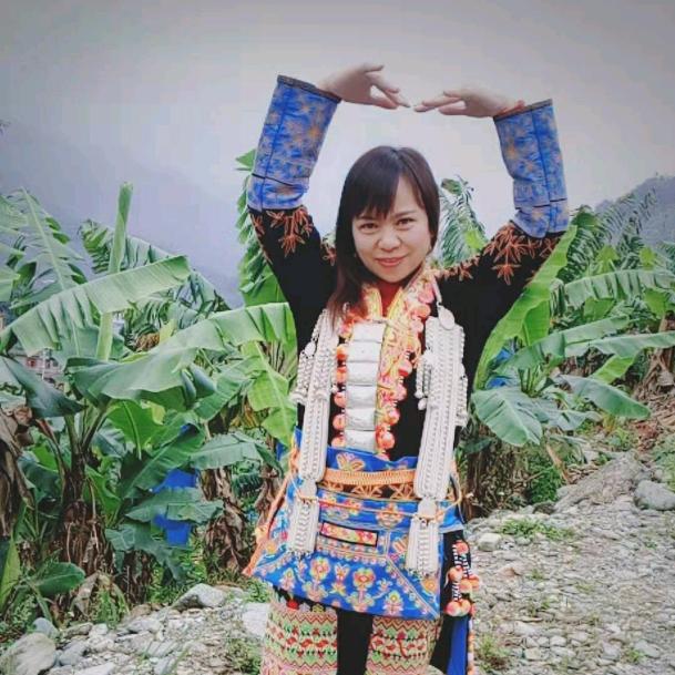 用微笑面对生活