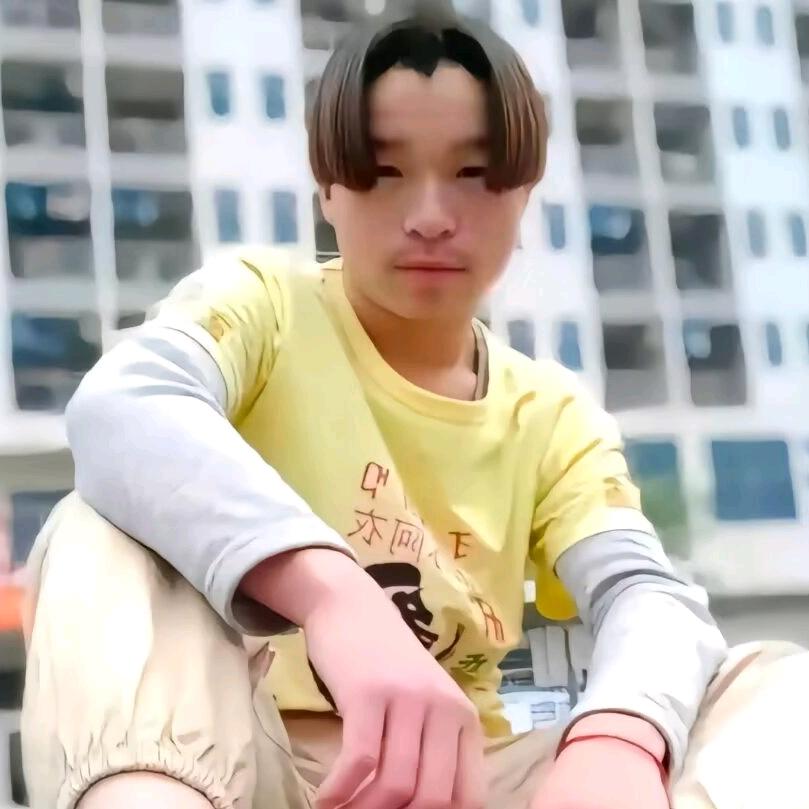 剪了韩式中分还是留不住小美