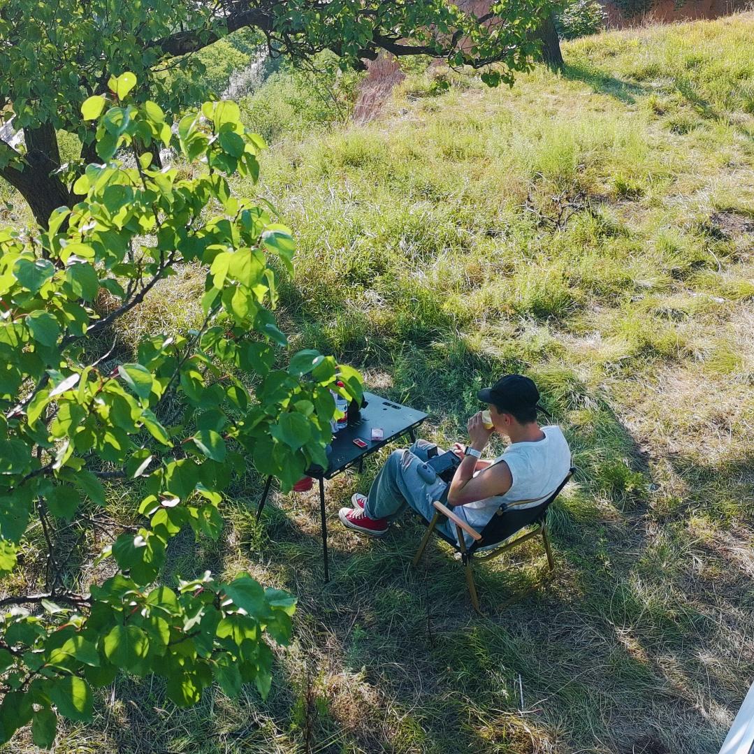 伸个懒腰就下班