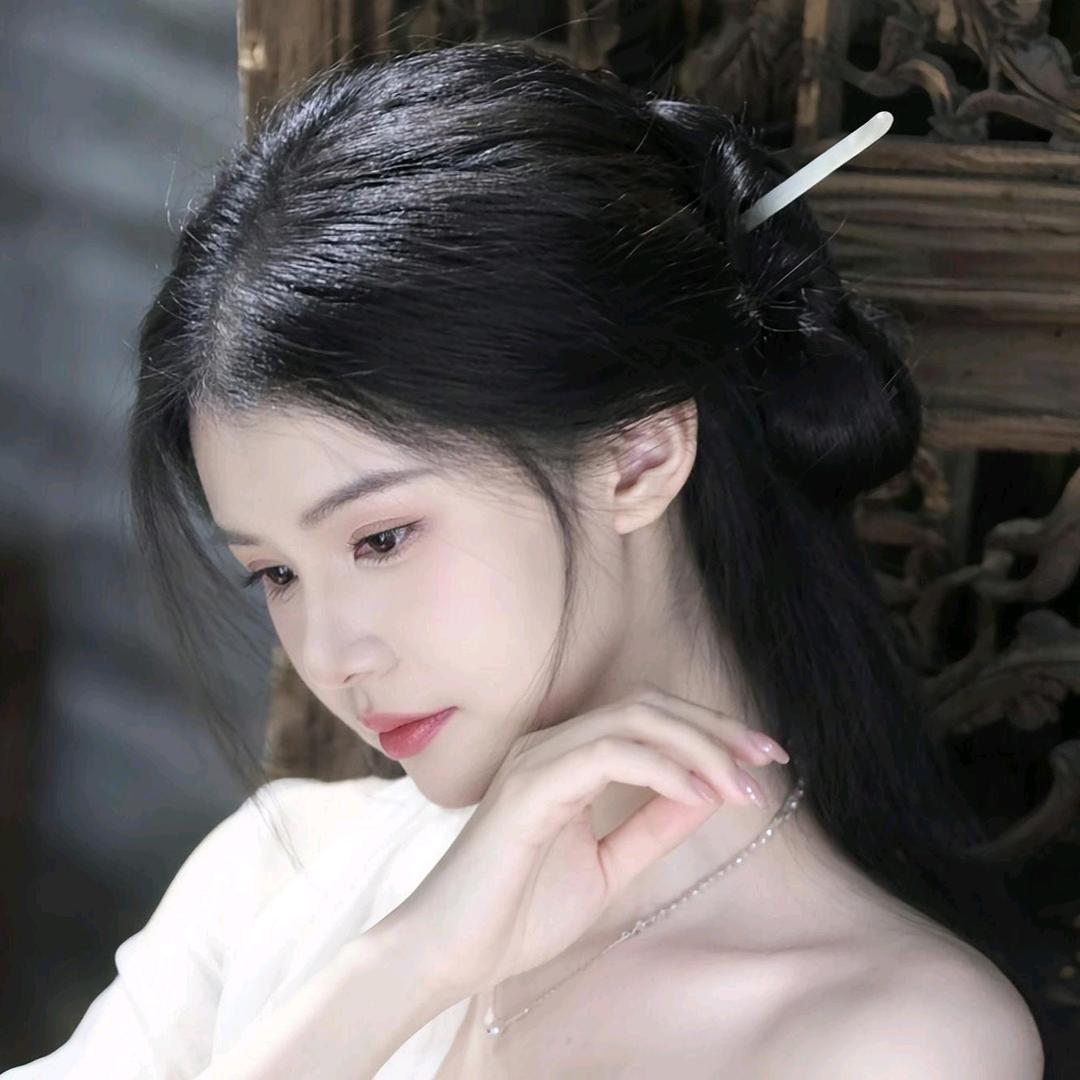 合欢宗大师姐偷看师尊出浴被当场抓包后