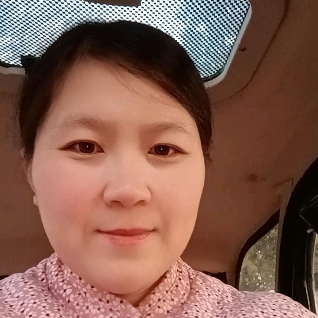 红红唱怀旧情歌