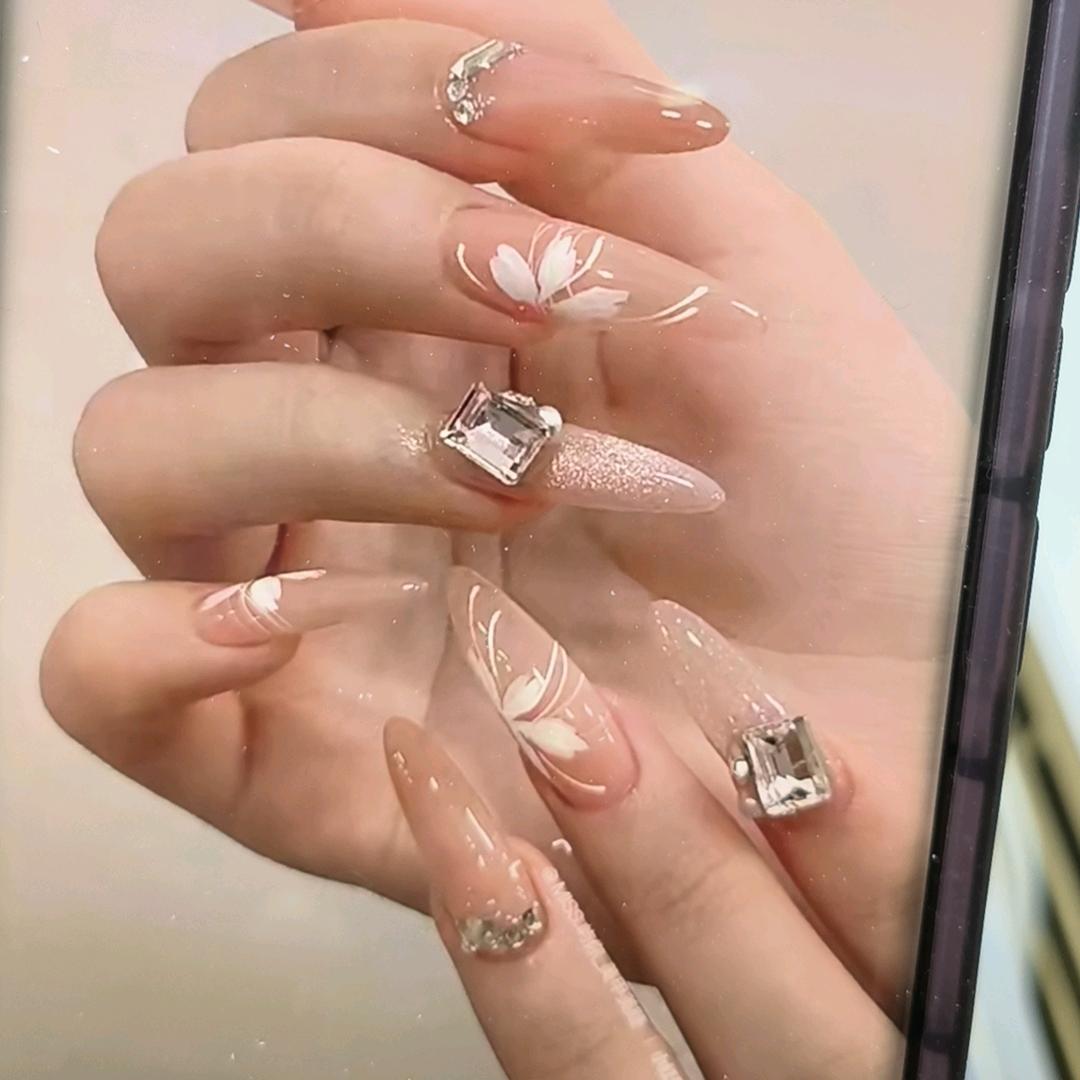 猫爪美甲美睫