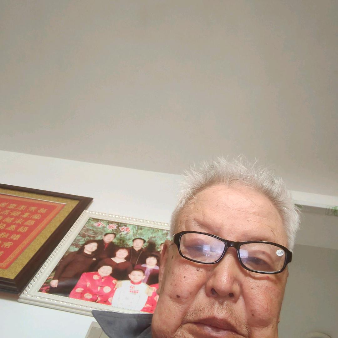 劉明