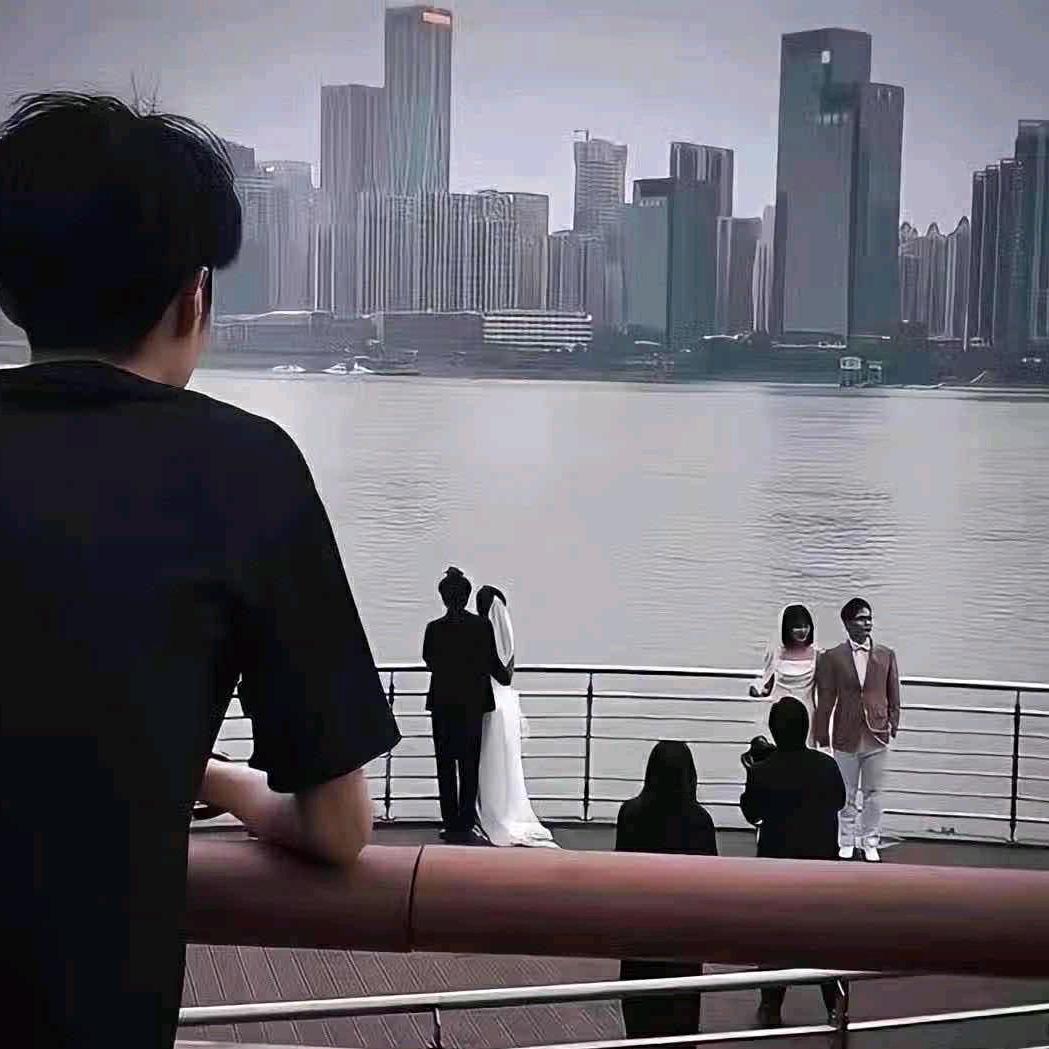 蝀