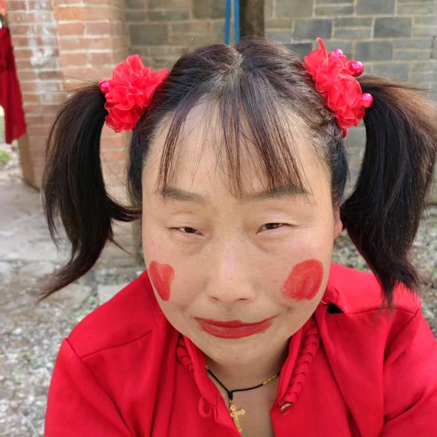 小眼傻妮(家有俩千金)