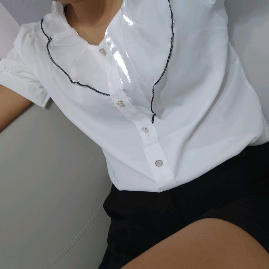 海边小姐姐